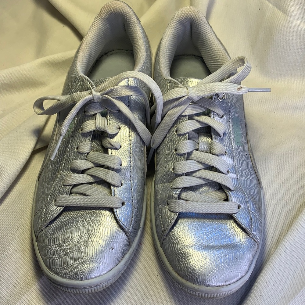 Puma silver sneakers rare SILVER color EUC lace up